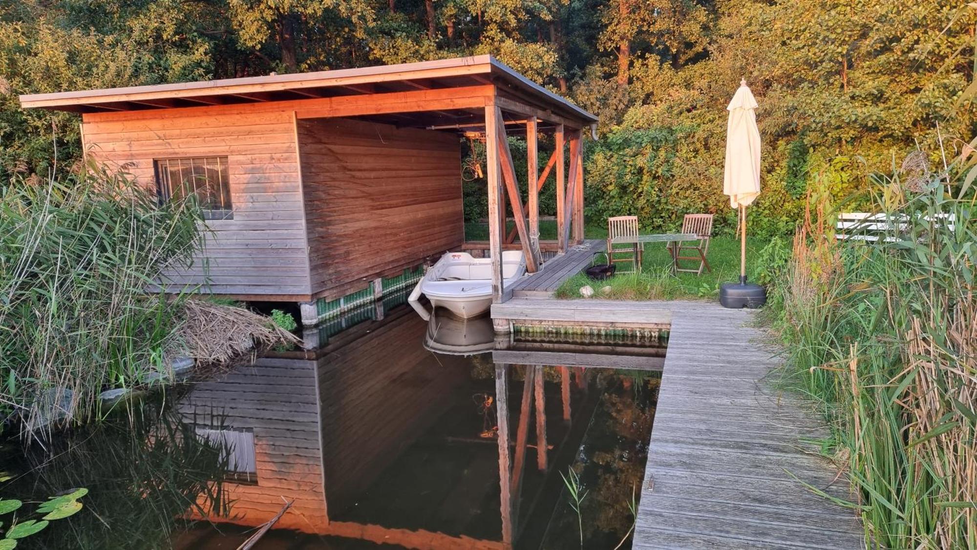 Mecklenburgische Seenplatte - Fh Mit Optionalem Steg Und Ruderboot Grosszerlang المظهر الخارجي الصورة
